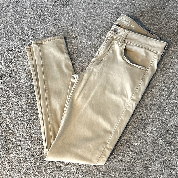 American Eagle Outfitters Pants - Tan American Eagle Super Stretch jeggings